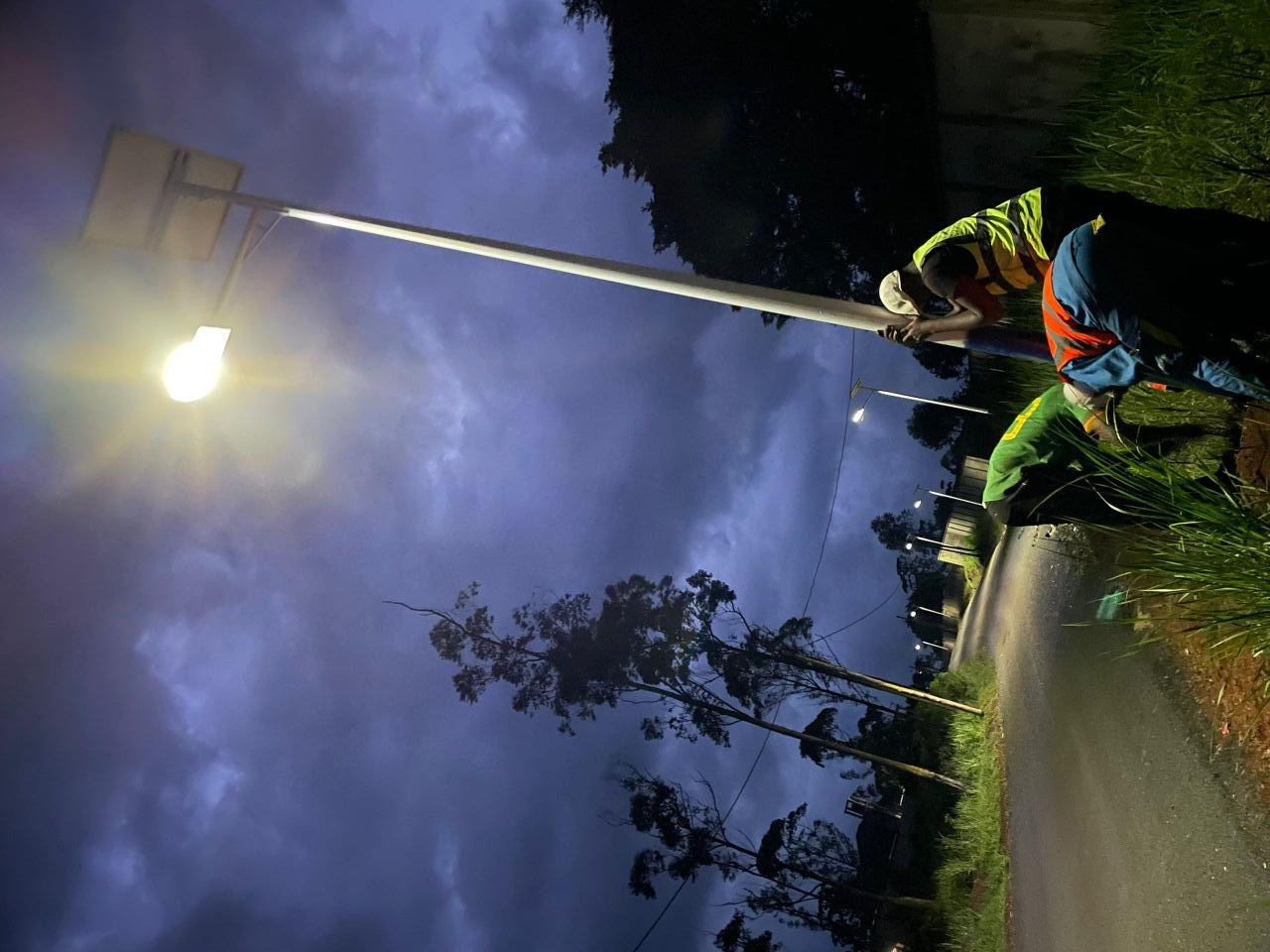 Installation de systèmes d'éclairage intérieur et extérieur